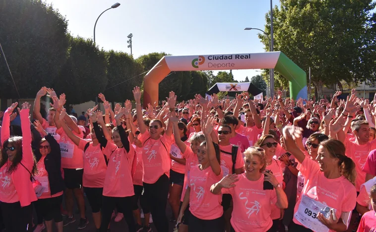 Ciudad Real se tiñe de rosa en la Carrera de Amuma para dar visibilidad y prevenir el cáncer de mama