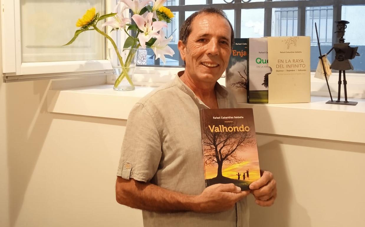 Rafael Cabanillas cierra con 'Valhondo' la trilogía que da voz a los «nadie» de los Montes de Toledo