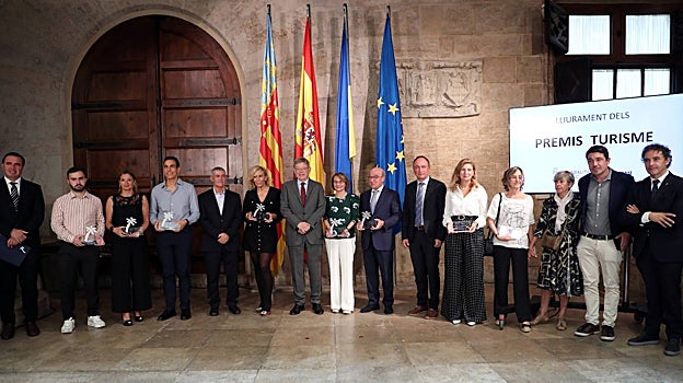 Imagen de los galardonados en los Premis Turisme Comunitat Valenciana 2022