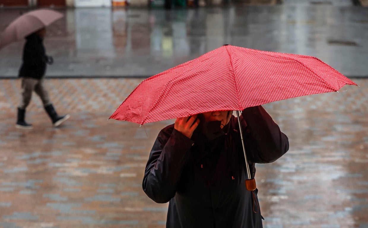 Imagen de archivo de una jornada de lluvias en Valencia