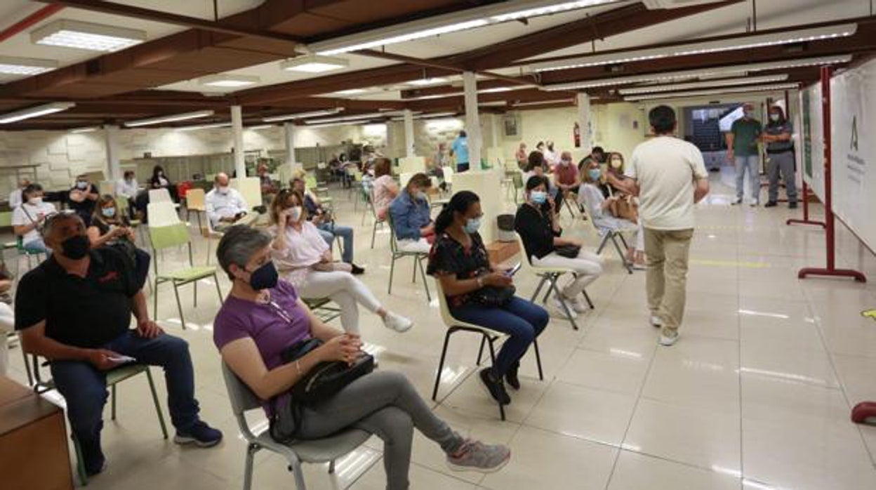 Andalucía descarta la vuelta de los vacunódromos para el Covid