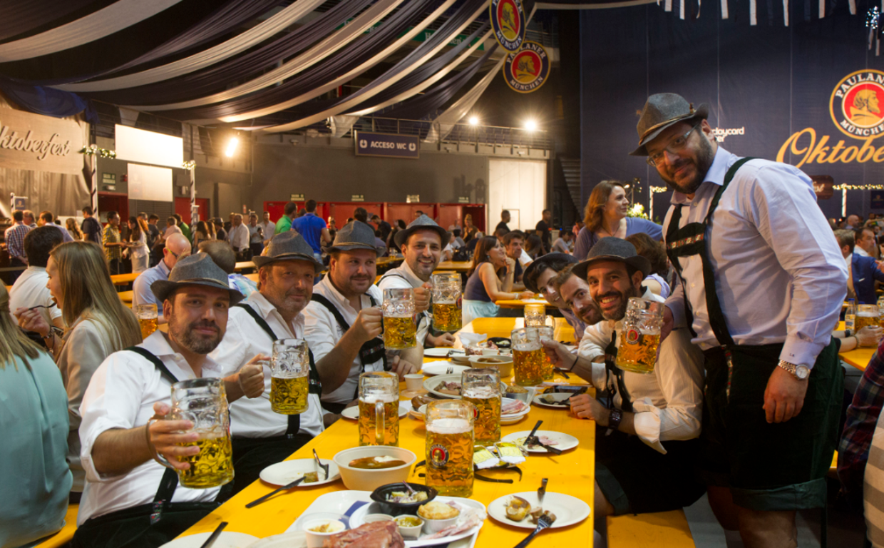 Oktoberfest, la fiesta de la cerveza, es un buen plan para divertirse este fin de semana en Barcelona