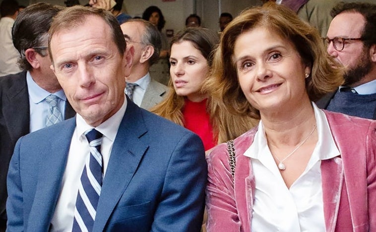 Lleno total en la cena de 'La Peña El Buitre' con la asistencia de Emilio Butragueño y su esposa