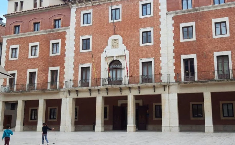 Tortosa mantendrá la plaza de España tras el 'no' de Junts a una propuesta de ERC
