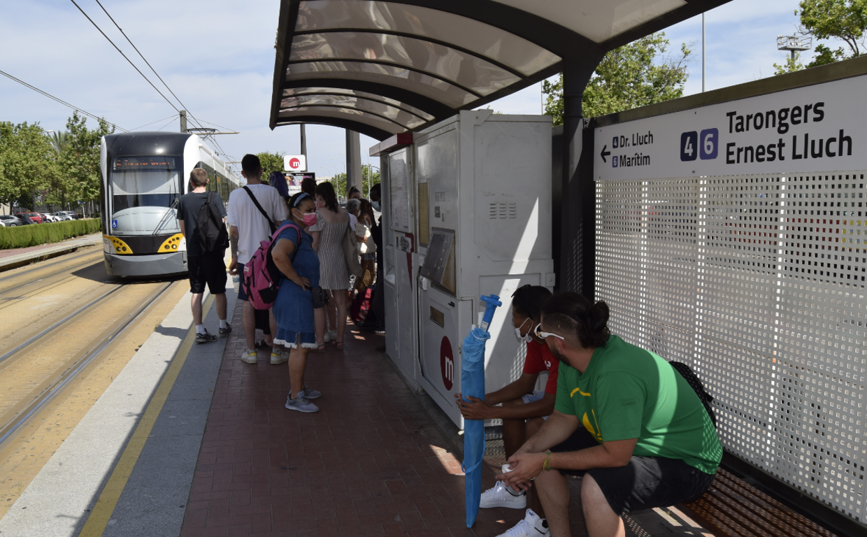 Servicios nocturnos especiales del Metro de Valencia para acudir al castillo del 9 d&#039;Octubre