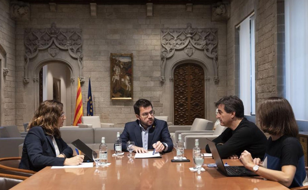 La consejera Vilagrà junto al presidente Aragonès esta mañana