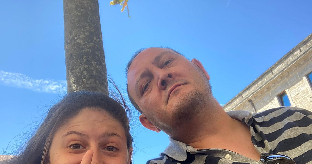 Imagen de Rafael Martínez junto a su hija Isabel