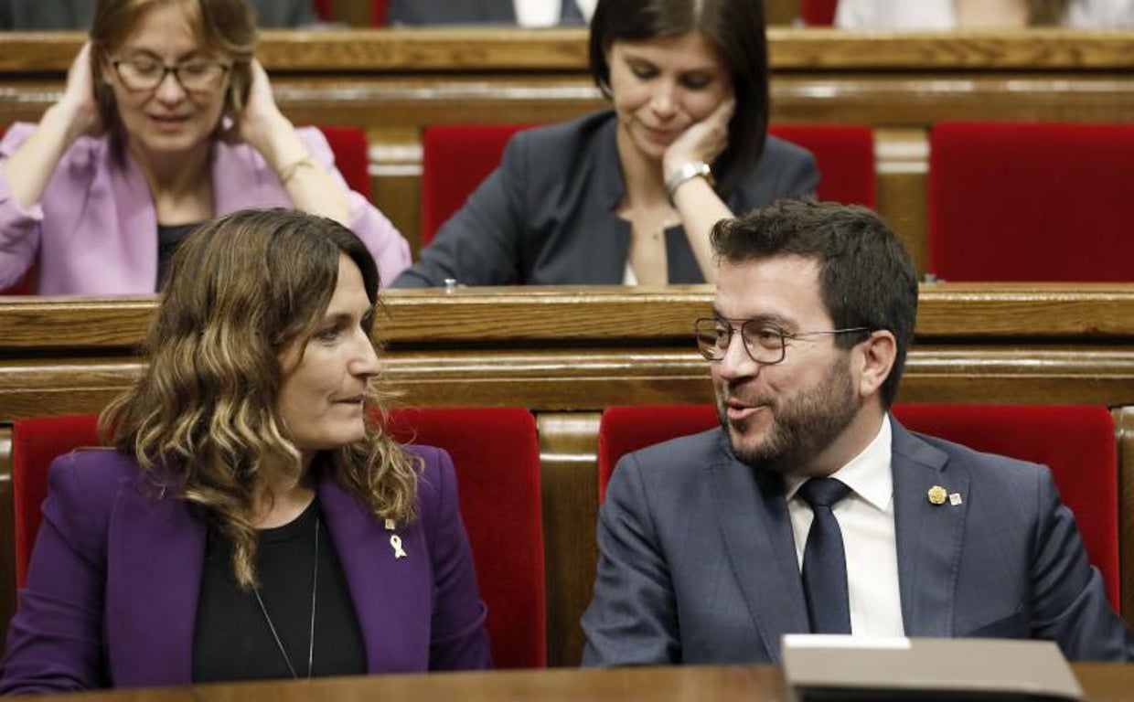Vilagrà, la semana pasada con Aragonès en el Parlament
