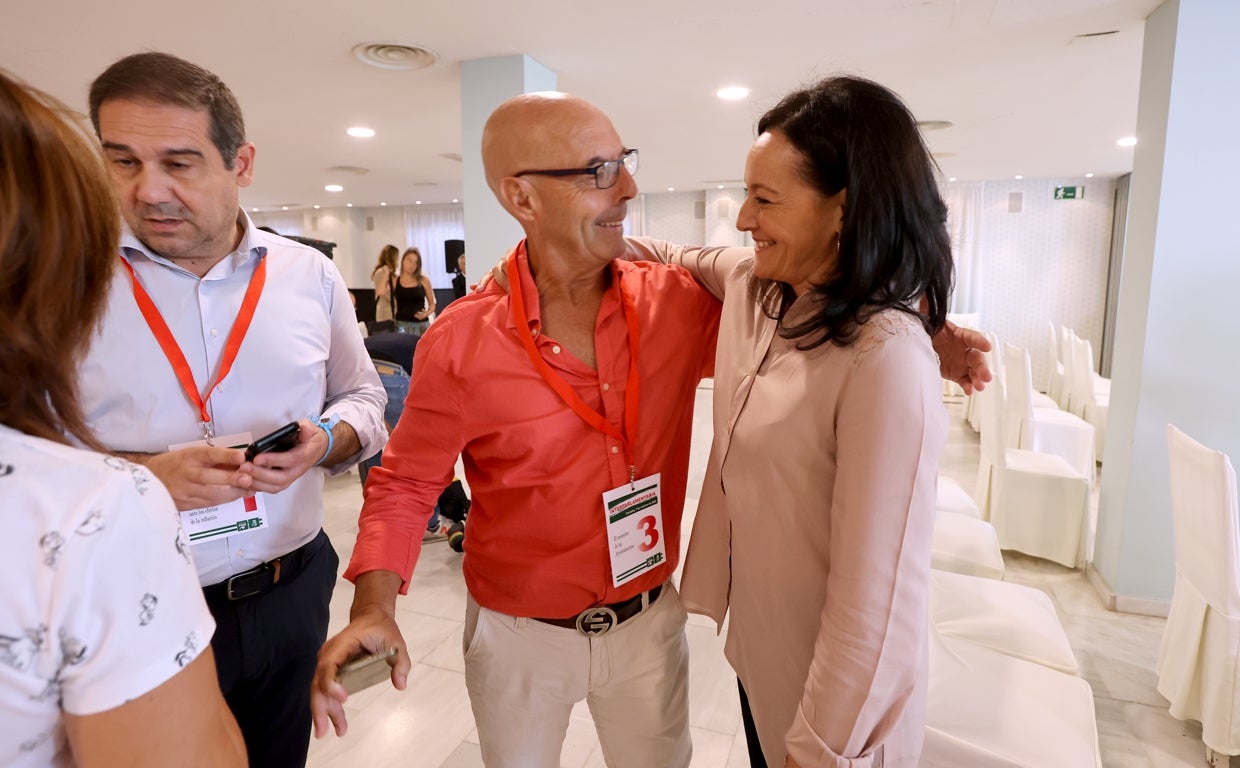 Cinco de las ocho agrupaciones del PSOE de Córdoba rechazan elegir a Hurtado sin votar