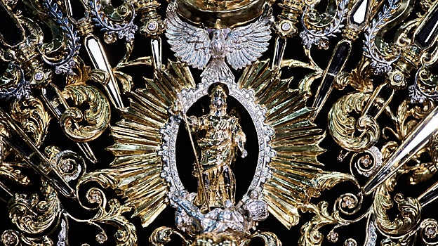 San Rafael Arcángel, en el centro