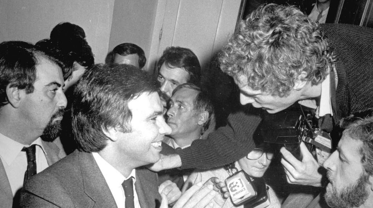 El PSOE hará en Sevilla un mitin con Felipe González y Sánchez para recordar la victoria electoral del 82