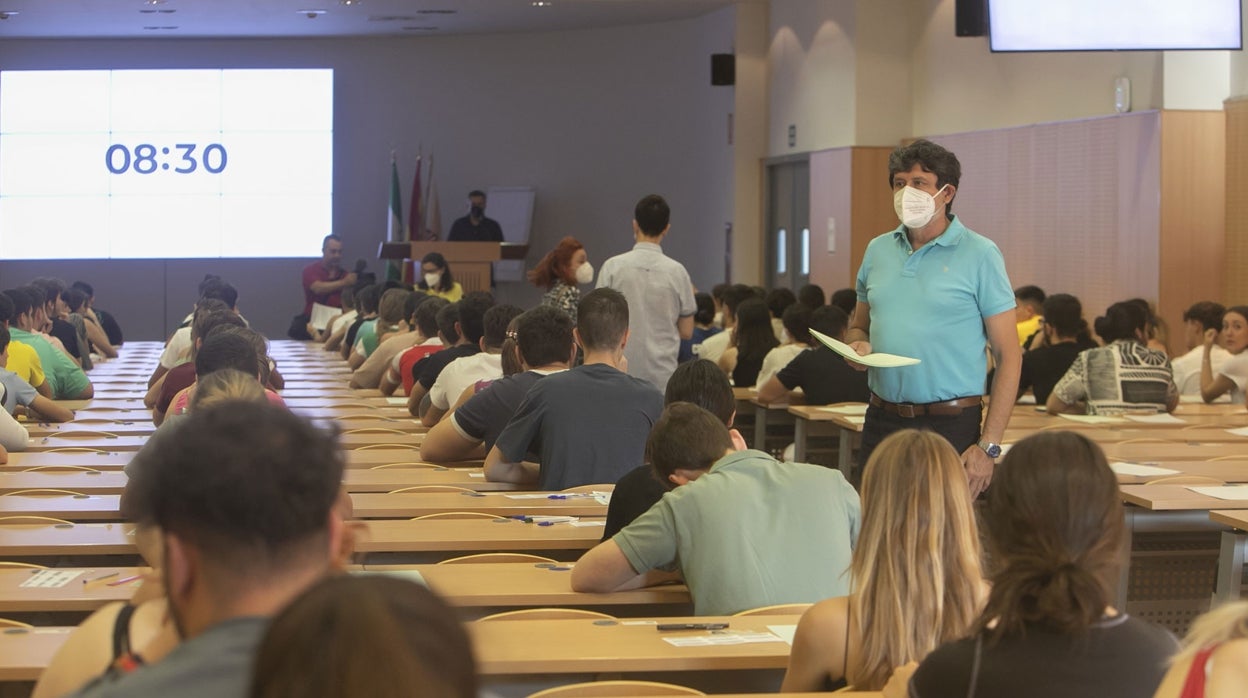 Andalucía rechaza de nuevo la Selectividad que plantea el Gobierno:  «atenta contra la igualdad de oportunidades»