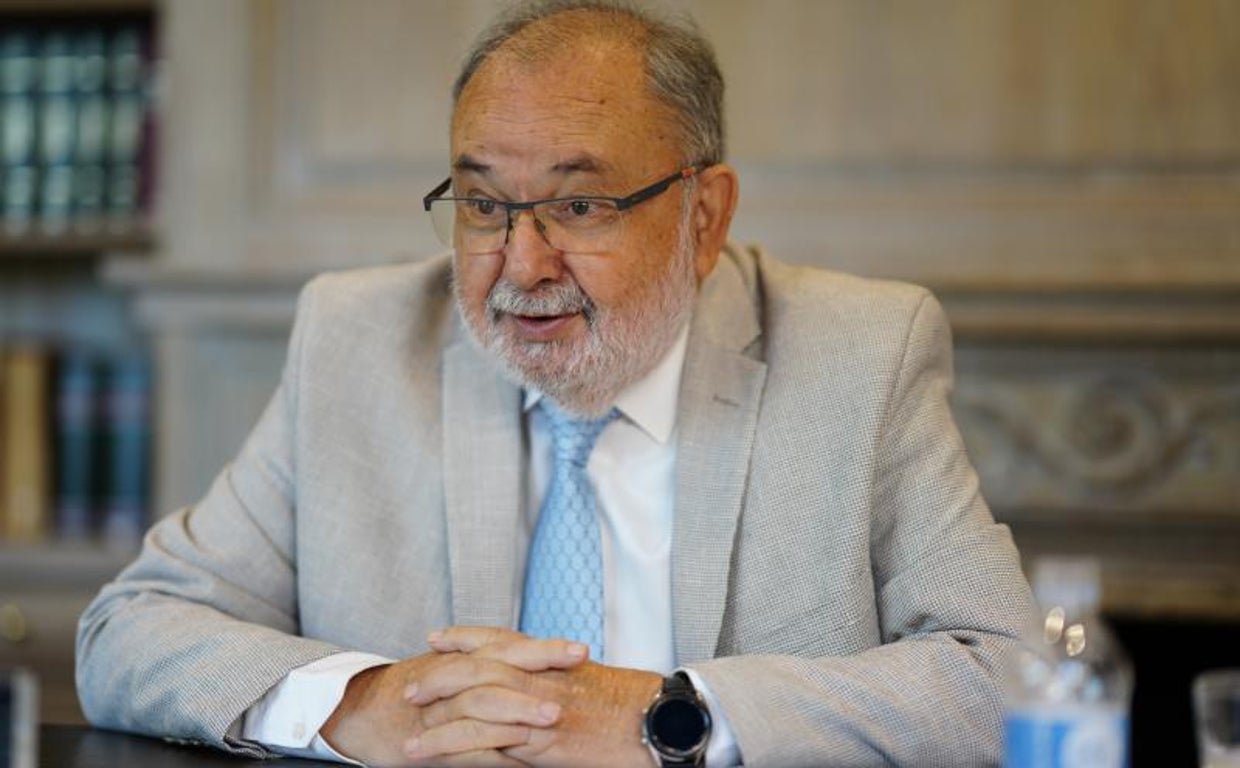 Ángel Juanes, exvicepresidente del Tribunal Supremo, durante la entrevista con ABC