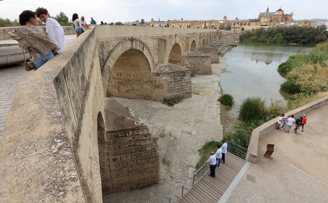 El Guadalquivir se seca y el nivel del río por Córdoba está entre los peores de la década