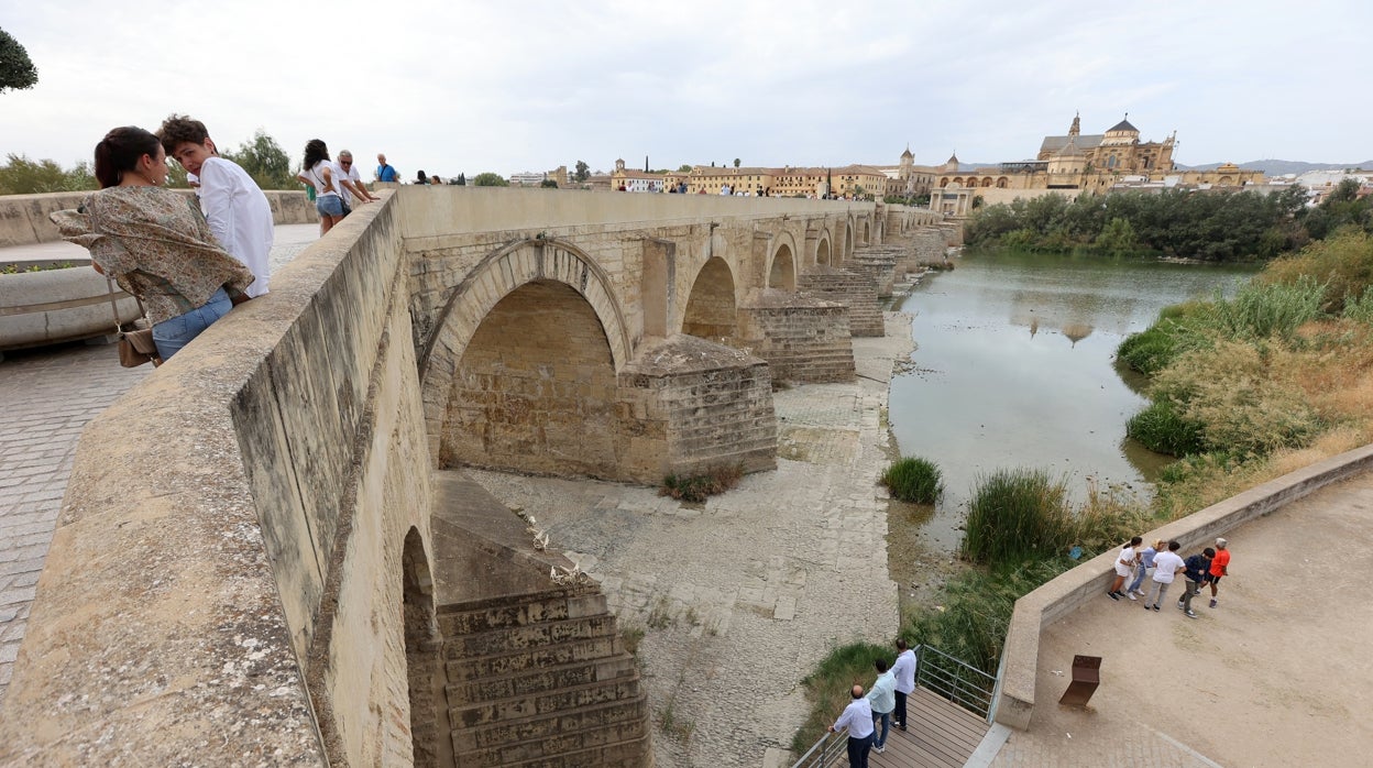 El Guadalquivir se seca y el nivel del río por Córdoba está entre los peores de la década