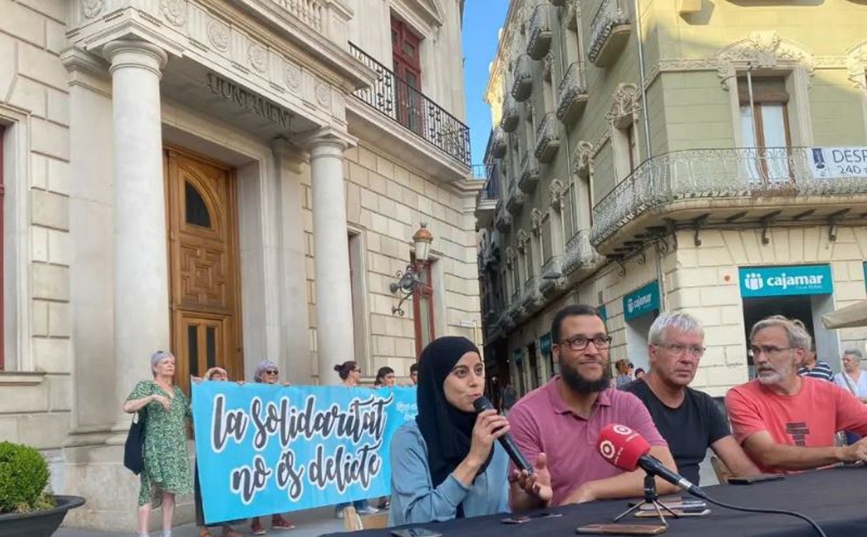 Badaoui, segundo por la izquierda, en un acto en Reus