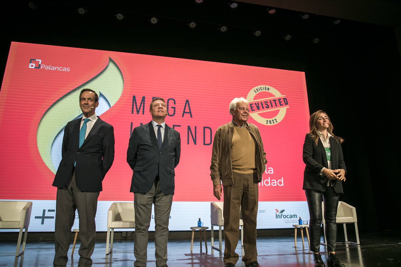 Las imágenes del recibimiento a Felipe González en Toledo