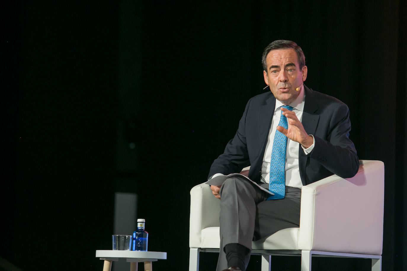 Las imágenes del recibimiento a Felipe González en Toledo