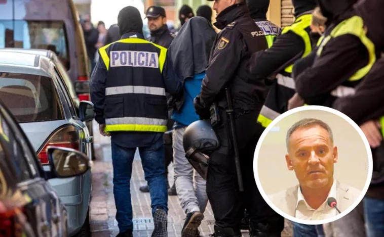 Los compañeros del inspector jefe de Policía destituido en Valencia: «No debió generalizar ni ir como mando policial a un acto de un partido»