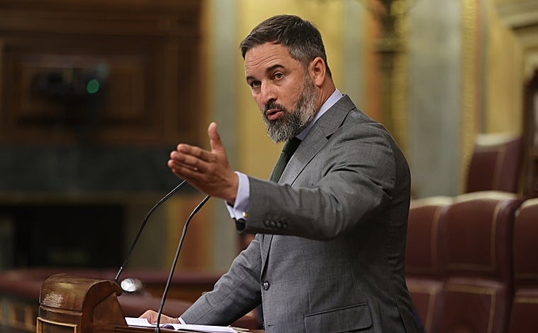 Abascal carga contra el Gobierno por relevar al jefe policial de Valencia que vinculó la inmigración ilegal con la delincuencia