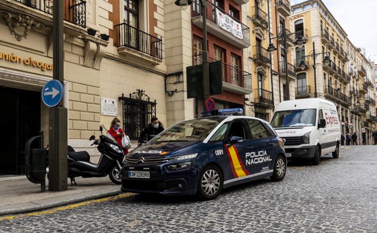 Imagen de archivo de un coche patrulla en la localidad alicantina de Alcoy
