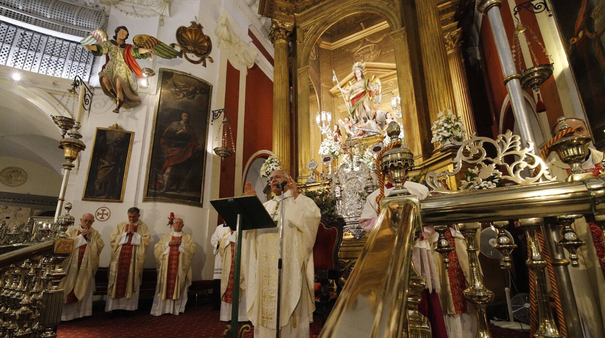Día de San Rafael en Córdoba | La misa votiva, en imágenes