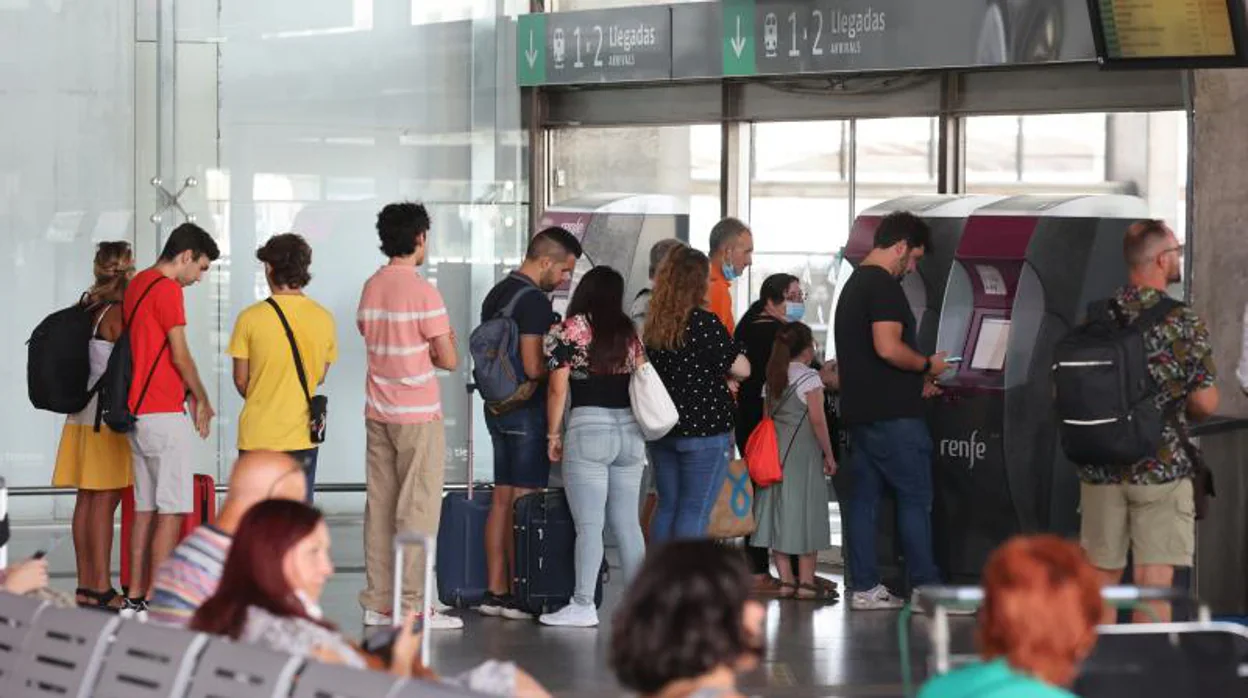 Los miembros de la despedida de soltero desalojada de un AVE en Córdoba pagarán las indemnizaciones por el retraso