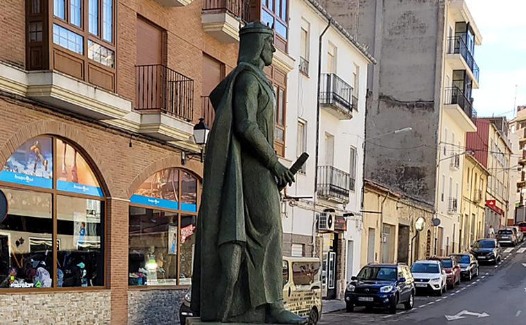 'Jaime I, El Pajas': polémica en Alicante por una estatua que se confunde con una masturbación