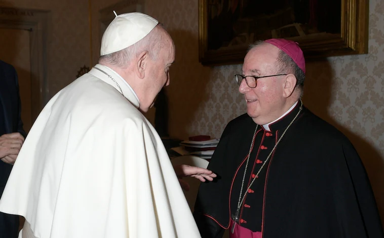 El obispo de Cuenca, José María Yanguas Sanz, pone su cargo a disposición del Papa Francisco