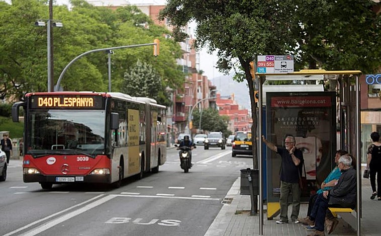 Este es el transporte público en Barcelona para Todos los Santos
