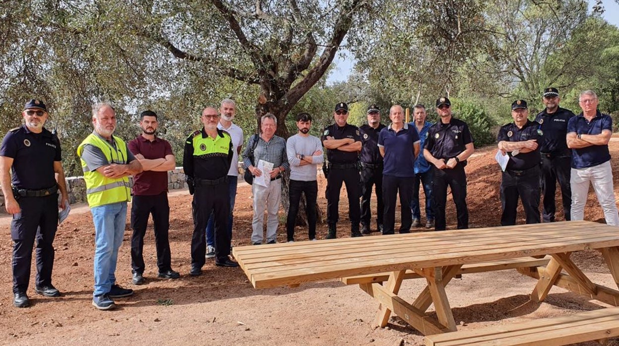 Urbanismo y Policía Local analizan medidas contra el vandalismo en el parque del Patriarca