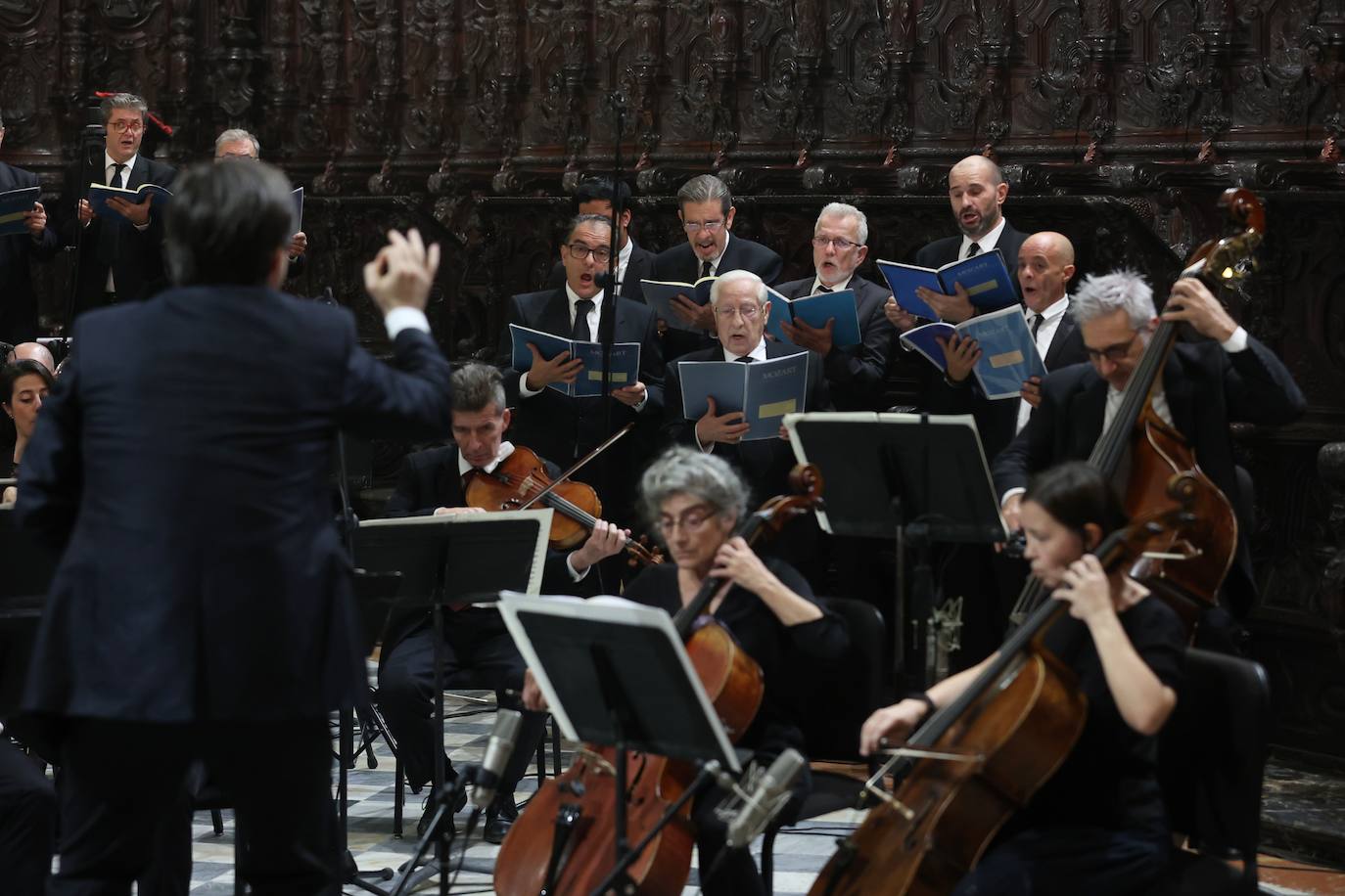 El sobrecogedor &#039;Requiem&#039; de Mozart en la Mezquita-Catedral de Córdoba, en imágenes