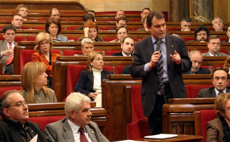Cuando Maragall destapó el caso 3% ante Artur Mas en el Parlamento catalán: «Ustedes tienen un problema»
