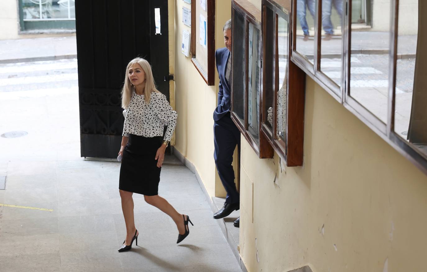 La visita de la consejera de Educación al instituto Maimónides, de Córdoba, en imágenes