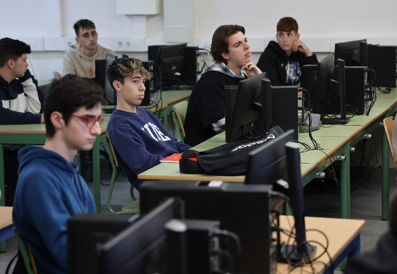 La visita de la consejera de Educación al instituto Maimónides, de Córdoba, en imágenes