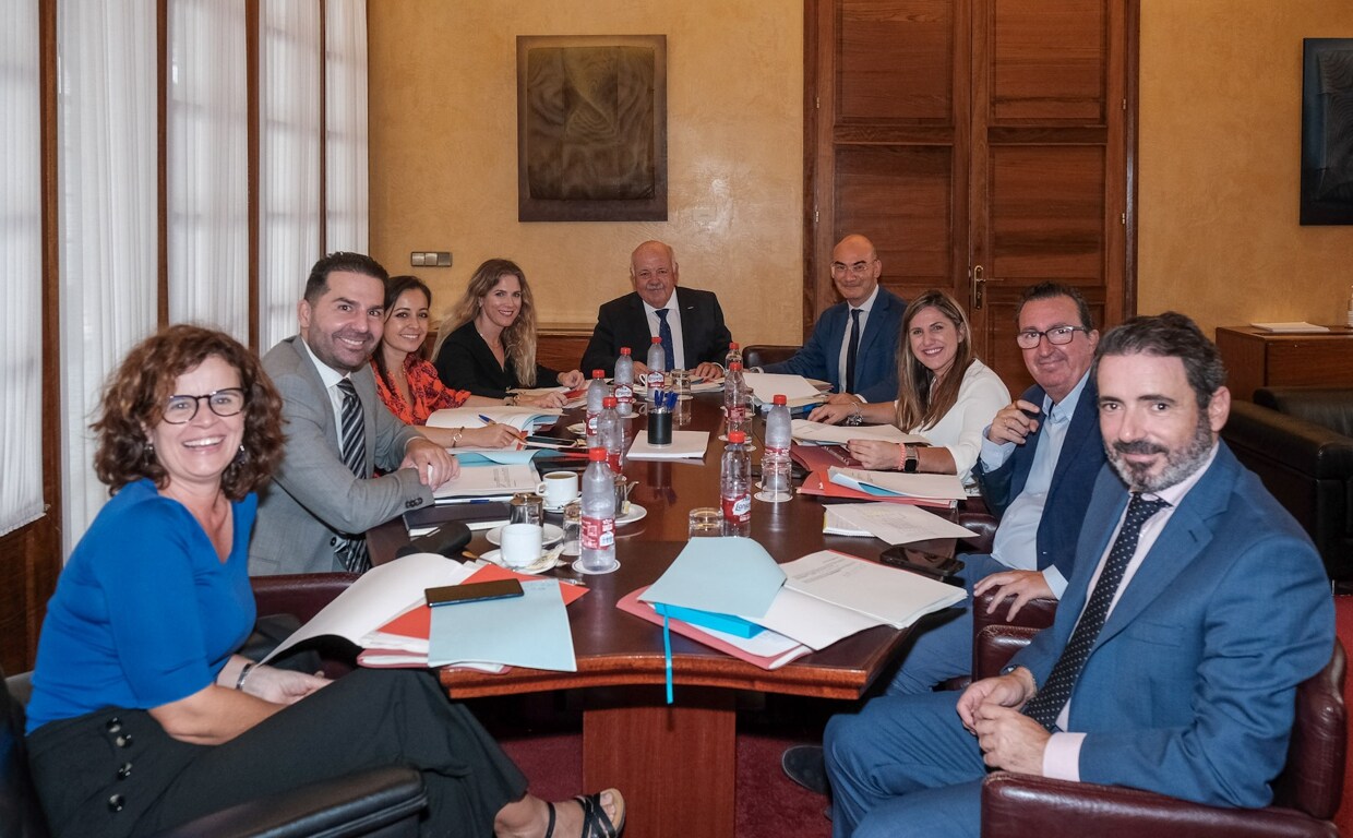Imagen de la Mesa del Parlamento de Andalucía