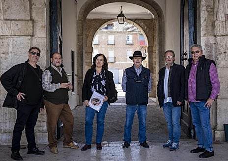Imagen secundaria 1 - Arriba, estado de la mitad de la Casa de los Infantes. Abajo, los miembros de la sociedad civil. A la derecha, el Tajo por la zona noble de la ciudad