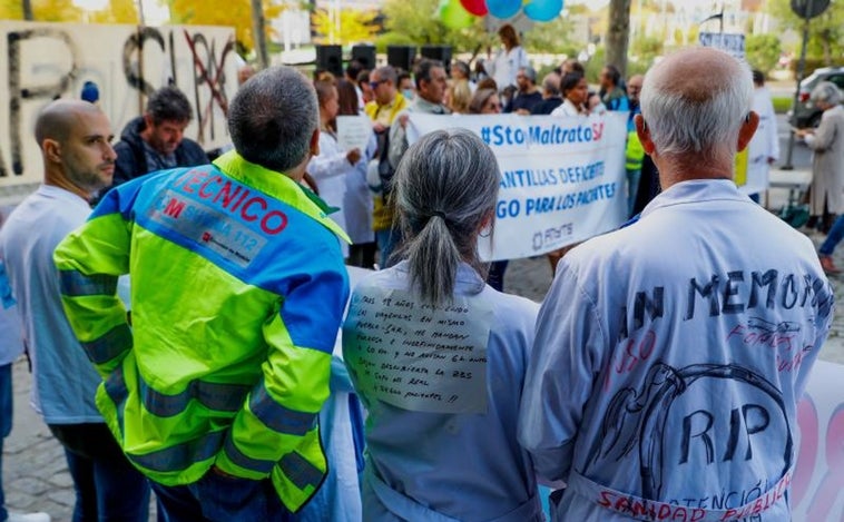 Empieza la huelga indefinida de médicos por las urgencias 24 horas de Ayuso