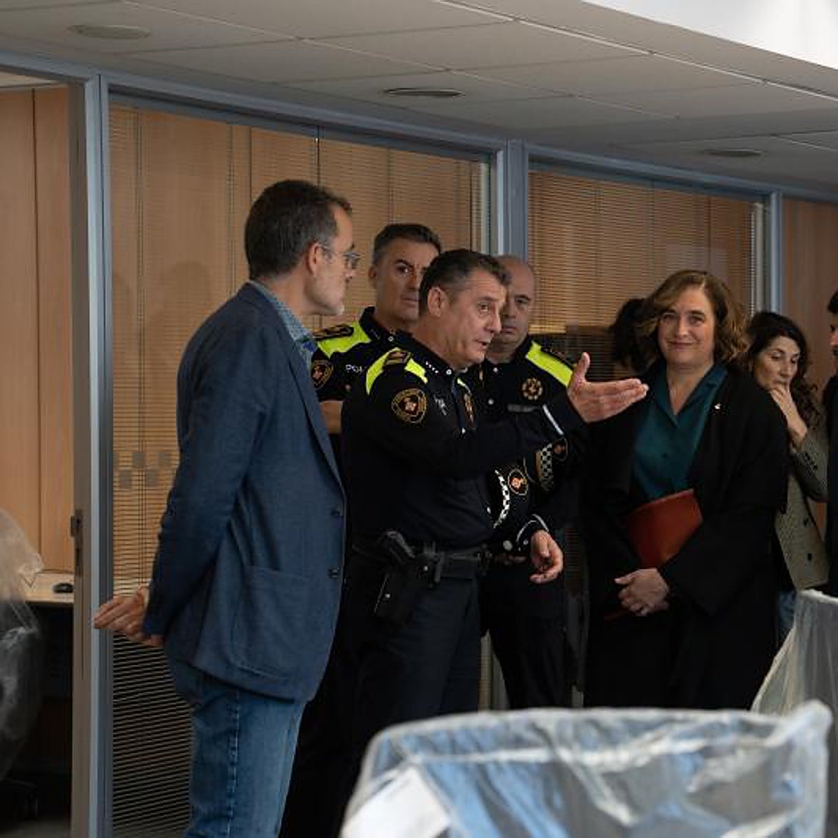 Colau exige a los Mossos más colaboración para combatir el narcotráfico