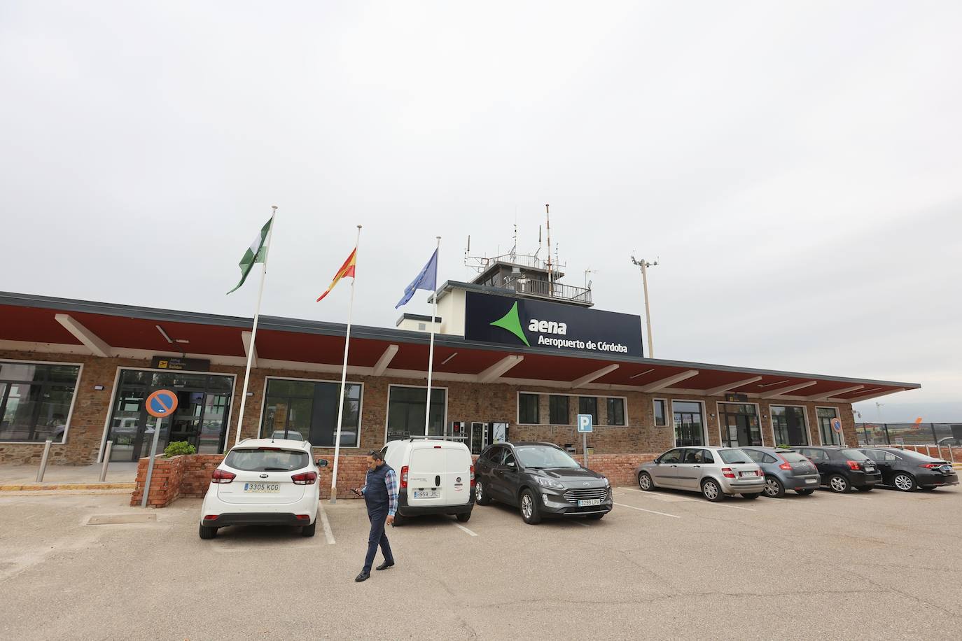 La renovada terminal del aeropuerto de Córdoba, en imágenes