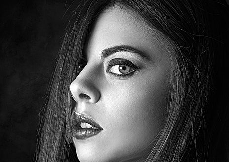 Imagen secundaria 1 - Trabajos profesionales de la nueva presidenta de la CEF