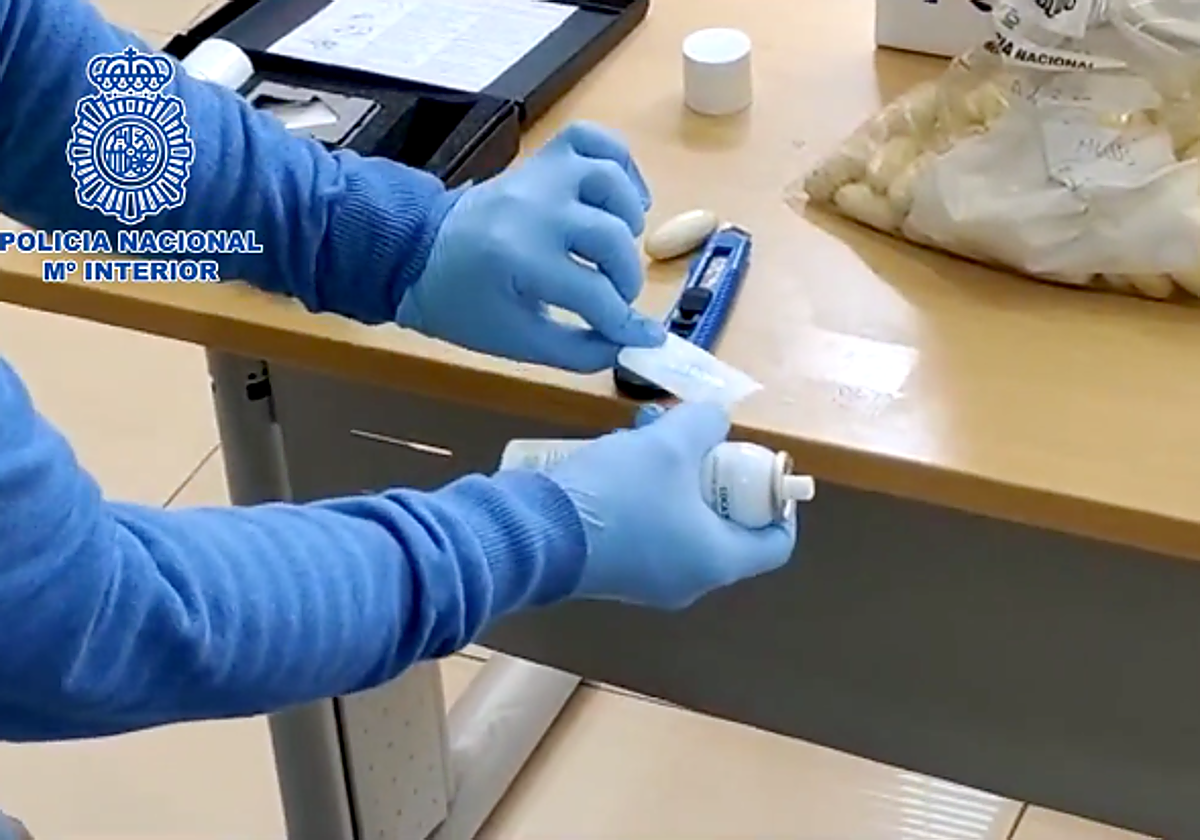 Análisis de drogas en el aeropuerto de Lanzarote