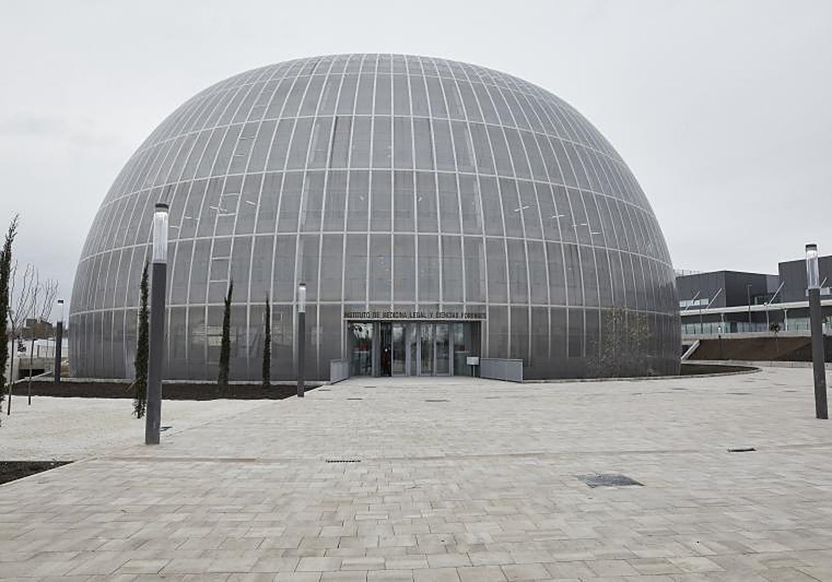 Edificio del Instituto de Medicina Legal, único construido del Campus de la Justicia, y ahora ya en funcionamiento tras años cerrado