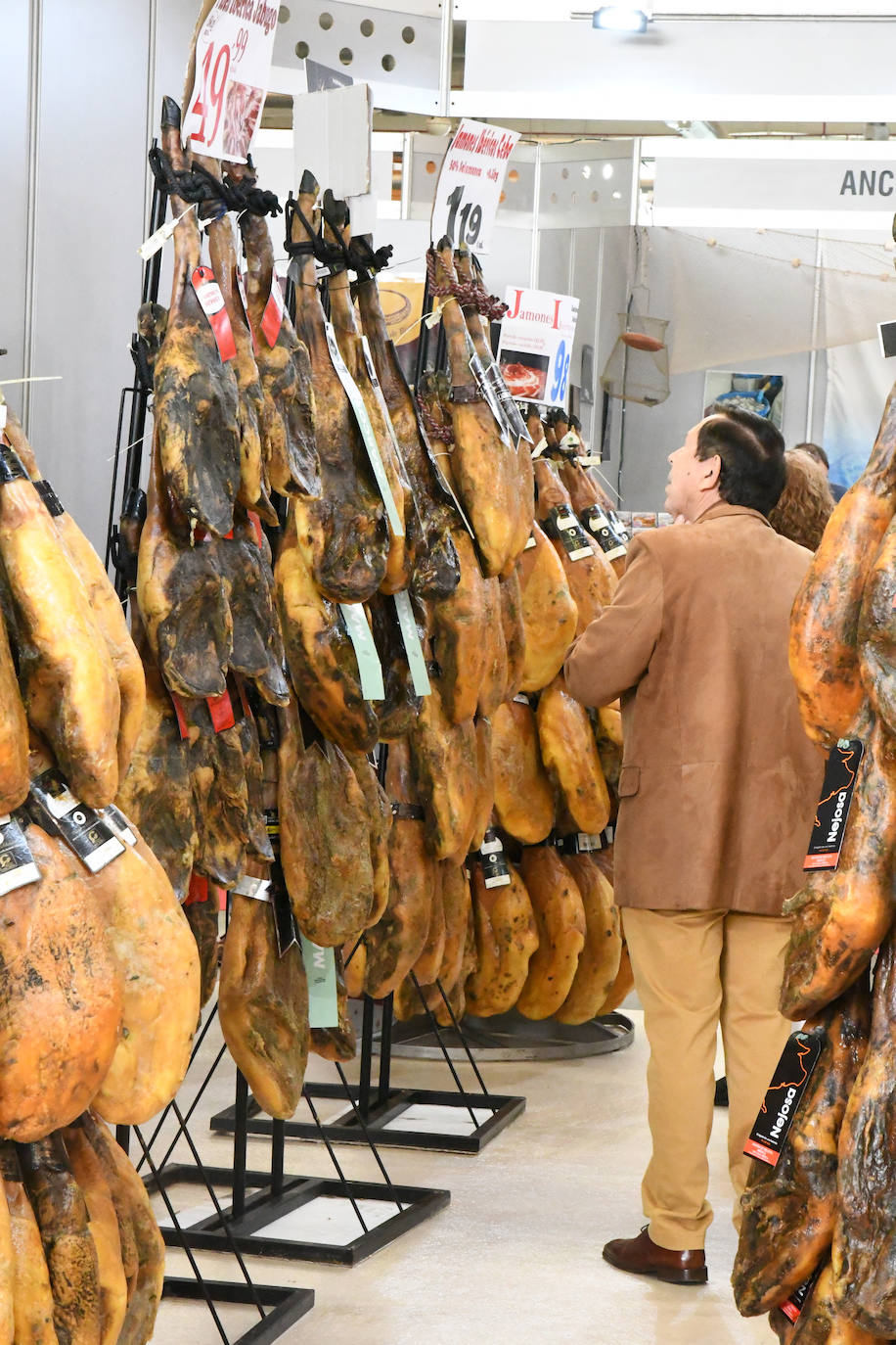Un recorrido gastronómico por la I Feria de la Alimentación de Talavera