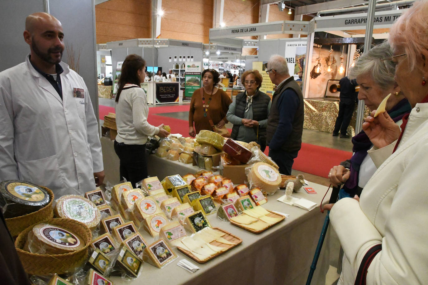 Un recorrido gastronómico por la I Feria de la Alimentación de Talavera
