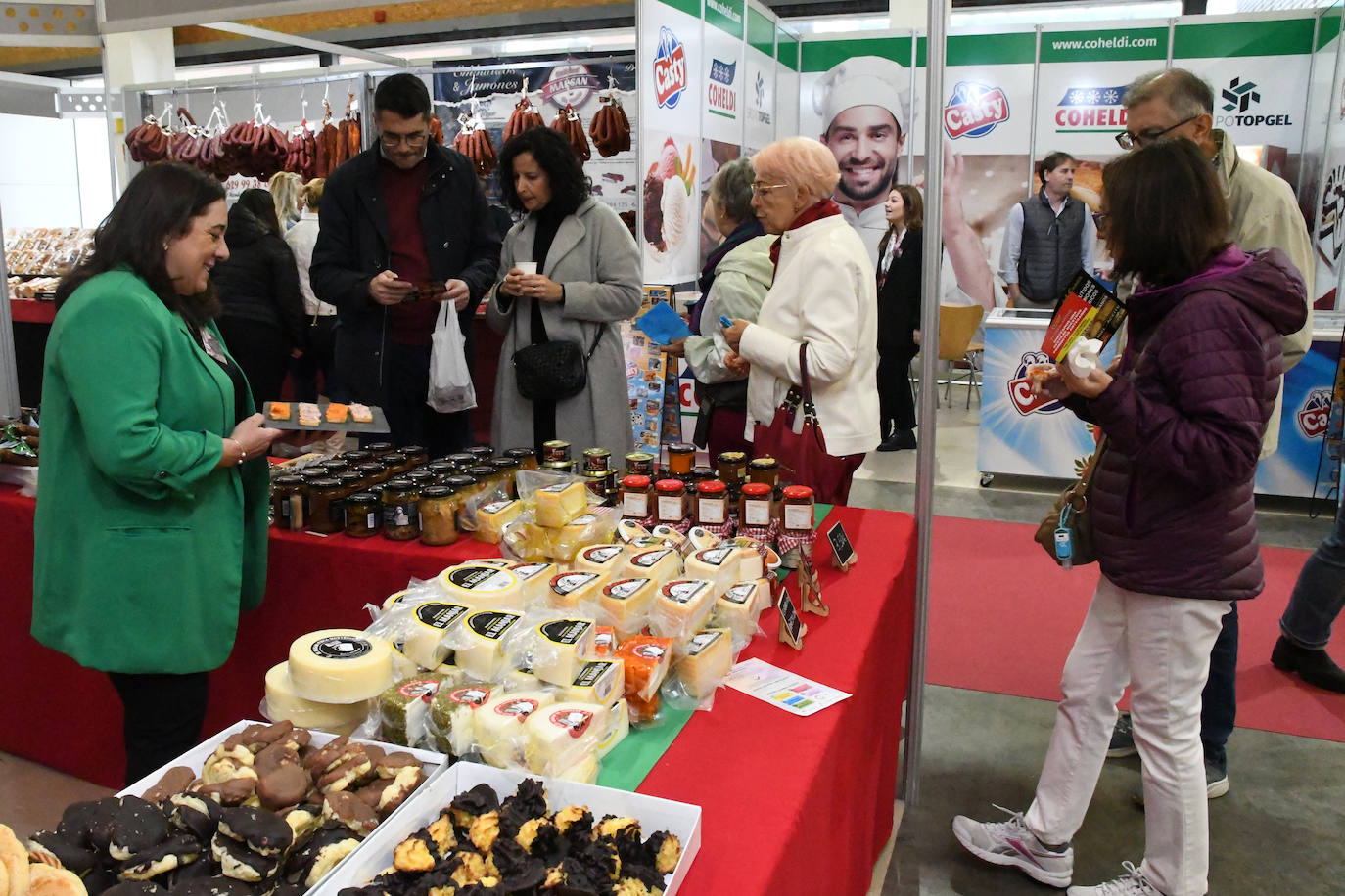 Un recorrido gastronómico por la I Feria de la Alimentación de Talavera