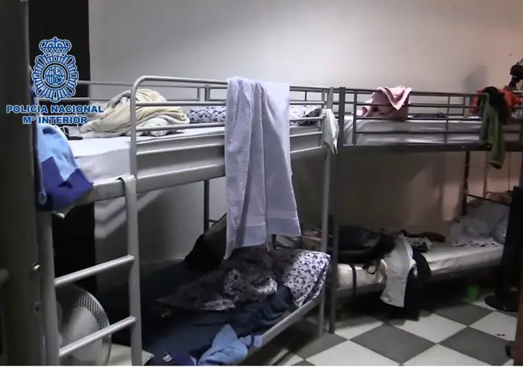 Cae una red dedicada al tráfico de personas y liberan a 33 inmigrantes que vivían en pisos patera en Madrid