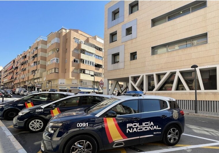 Un fugitivo ucraniano y otro colombiano buscados por la Interpol se dejan capturar al ir a hacer papeleos en Alicante