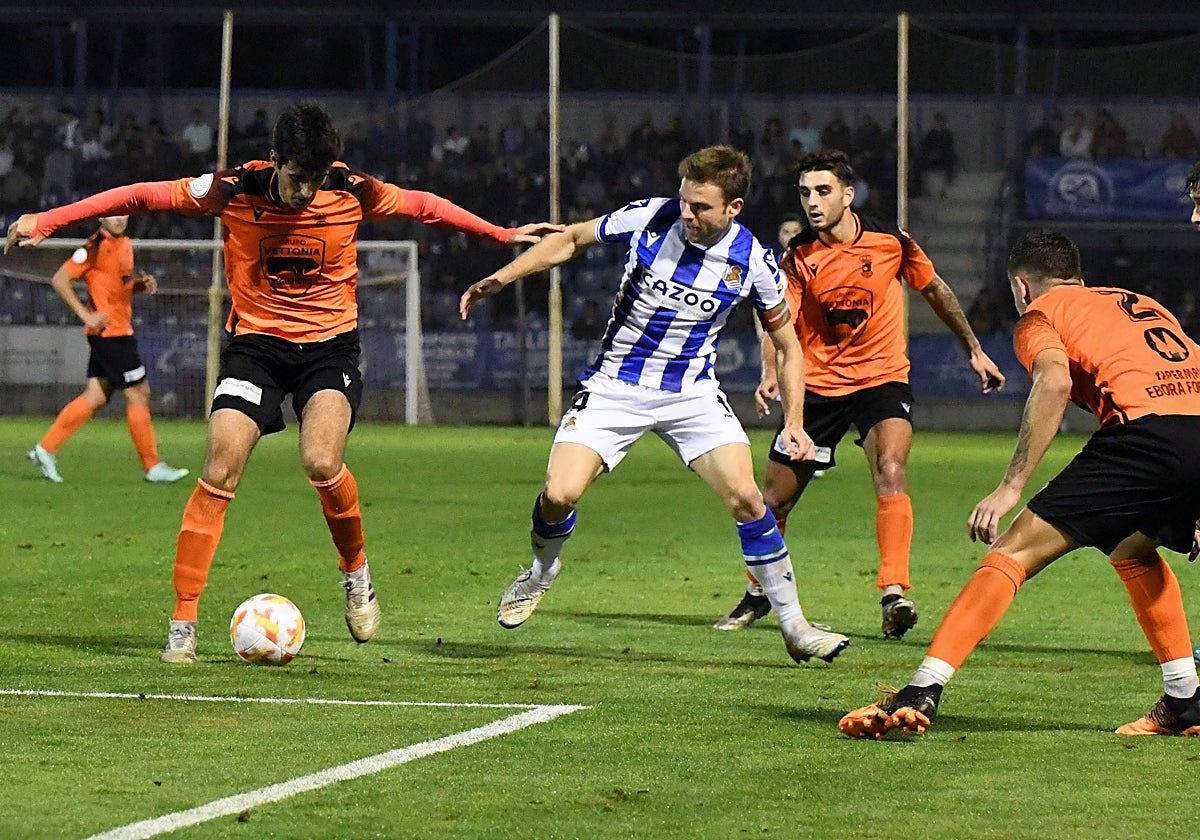Tuvo que apretar la Real Sociedad ante el Cazalegas en Talavera