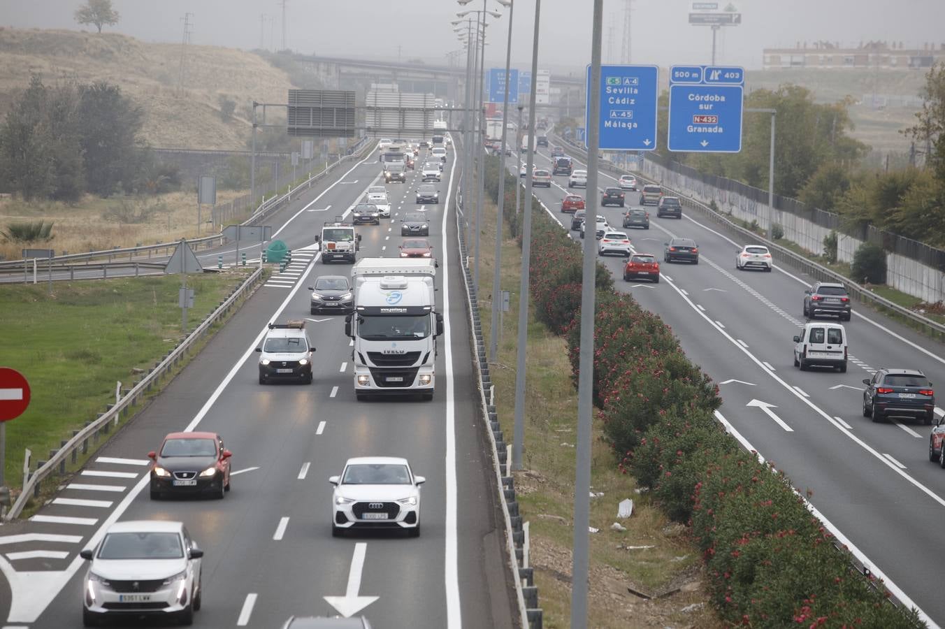 Paro del transporte en Córdoba, imágenes de un arranque sin incidencias